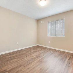bedroom at Riverdale Reserve, located in College Park, GA